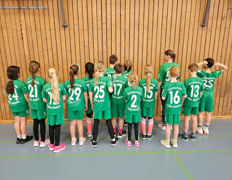 2. Platz beim Brennballturnier der 3. Klassen